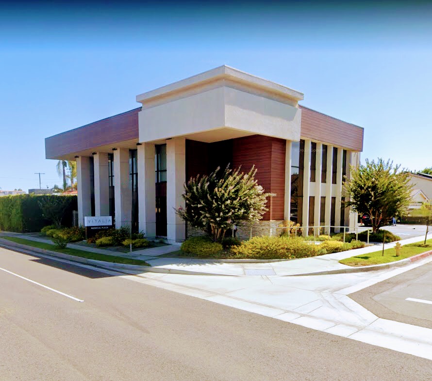 Exterior of the Pacific Pain & Wellness Group Torrance office building